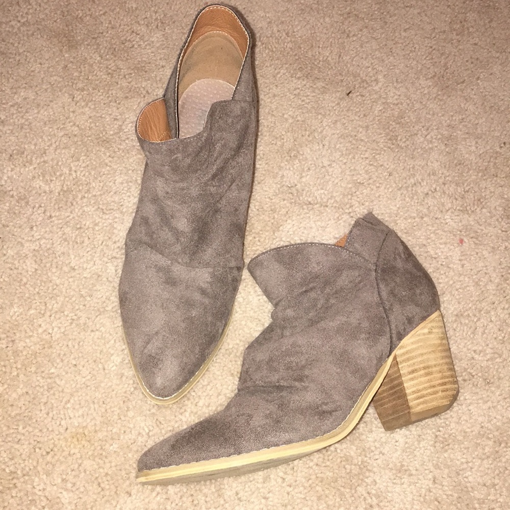 ❌SOLD❌Miracle Miles suede ankle booties, taupe